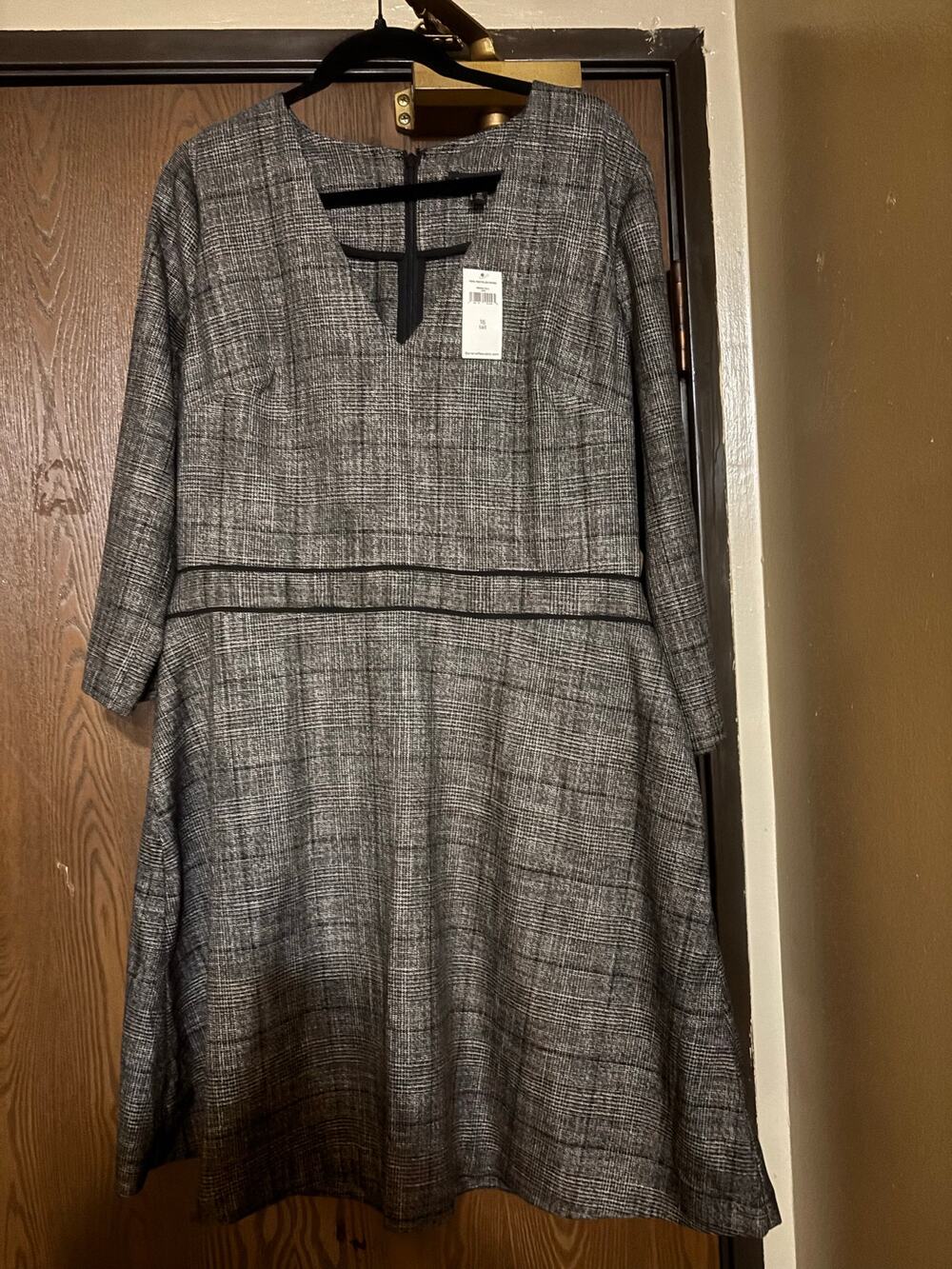 NWT Banana Republic Gray and Black Fall Preppy Professional Workwear Midi Dress